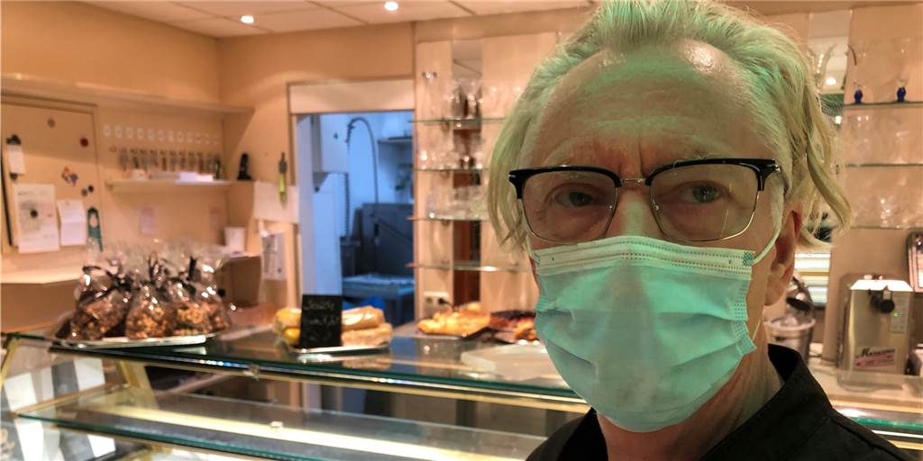 Das Café Residenz ist Geschichte: „Das war ein Stück Castrop“ Hans-Joachim Schmale-Baars schließt die Residenz. 130 Torten hat er allein am Sonntag noch gebacken. Nun ist die Theke leer, die Mitarbeiter nehmen die wenigen Reste mit.