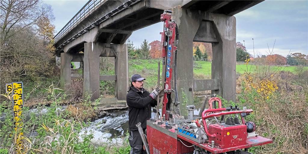Schlechte Nachricht für Pendler - neuer Zeitplan für Lippebrücke Ahsen Bereits nach den Probebohrungen stand fest, dass für die neue Lippebrücke sehr tiefe Fundamente notwendig sind. Jetzt steht fest, welche zeitlichen Auswirkungen das hat.