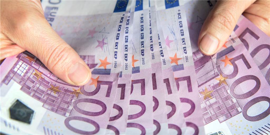 Dorstener Vereine fragen sich: Wo bleibt das Fördergeld? Geldscheine