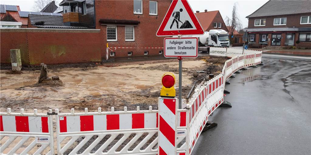 Platzumgestaltung in Heek soll zwei Aspekte in Einklang bringen Die Fördermaßnahme am Platz ist vor einigen Tagen angelaufen.