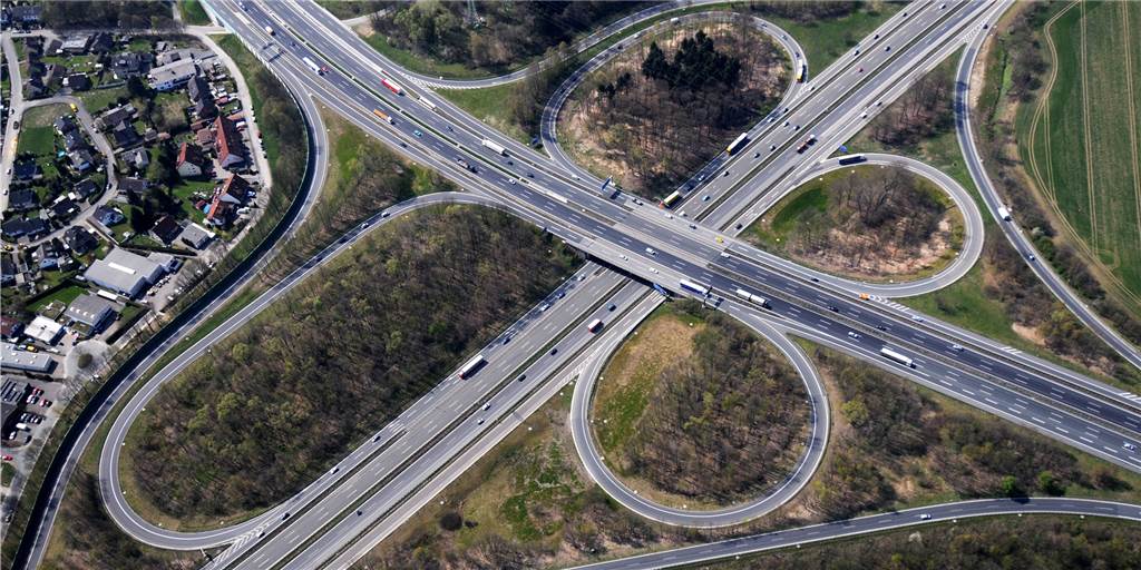 In den vier sogenannten Ohren des Kreuzes werden alle Bäume für den Ausbau gefällt. Insgesamt sei die Fläche 17.000 Quadratmeter groß, schreibt die Autobahn GmbH in einer Pressemitteilung.