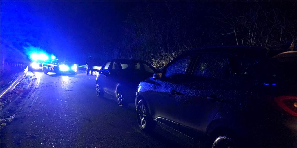 64-jähriger Autofahrer aus Ahaus nach Unfall in Legden gestorben Auf dem Ochsenweg in Legden sind am frühen Donnerstagmorgen in Autobahnnähe zwei Pkw kollidiert.