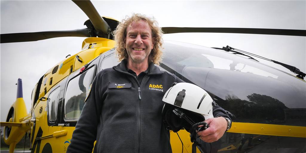 Lüner Rettungshubschrauber hält Rettungswagen auf der Landstraße an Holger Hoven ist Stationsleiter und Pilot bei der Luftrettung Christoph 8. Jetzt erlebte er einen besonderen Einsatz.