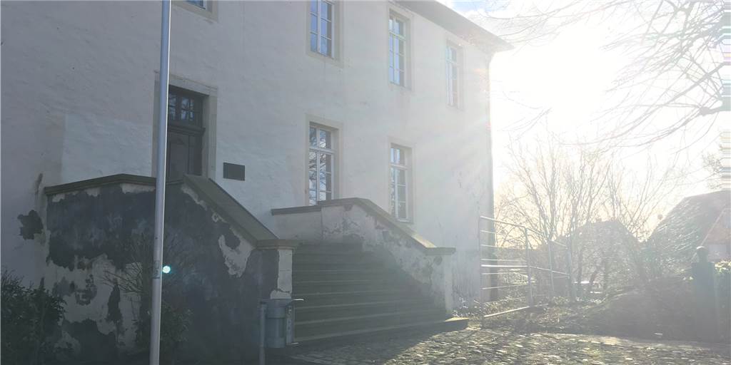 Burg Botzlar in Selm: Bauarbeiten stehen still, aber es gibt neue Planer Lange schon hat sich nichts mehr getan an der für Bauarbeiten gesperrten Burg Botzlar.