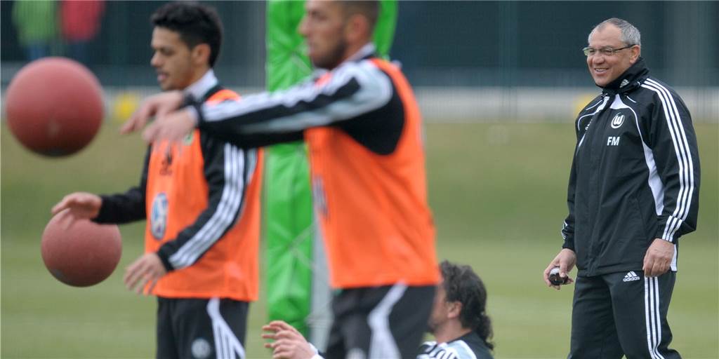 Felix Magath wäre stolz: Lüner Vereine profitieren von Spenden-Aktion Ex-Bundesliga-Trainer Felix Magath (rechts) würde sich über die neuen Trainingsmaterialien freuen, die einige Lüner Vereine bekommen haben.