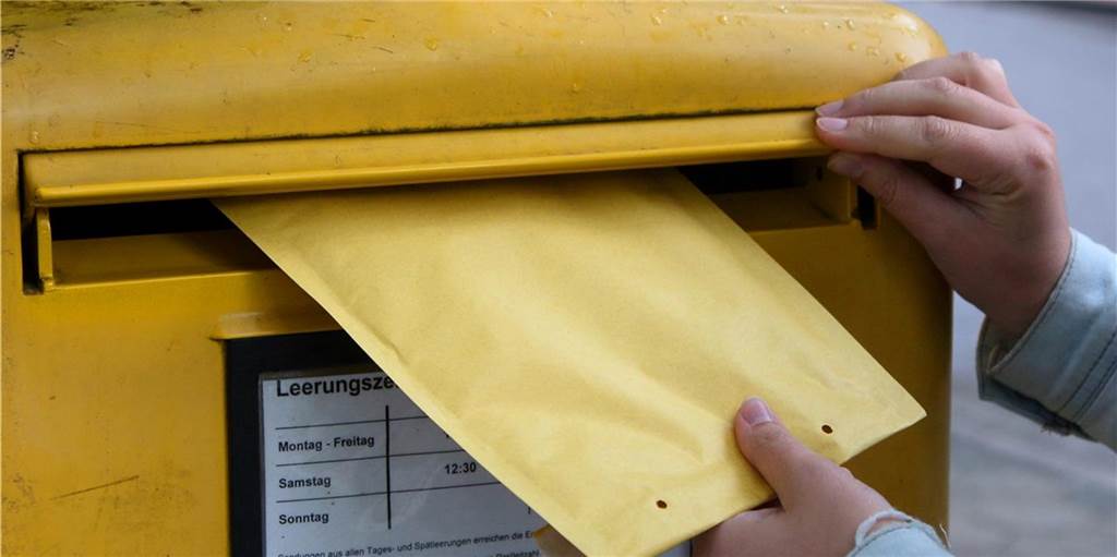 Kiloweise Rauschgift per Post: Drogenkurier fliegt in Ahaus auf Ein niederländischer Drogenkurier hat mitten in Ahaus hunderte Drogenbriefe eingeworfen.