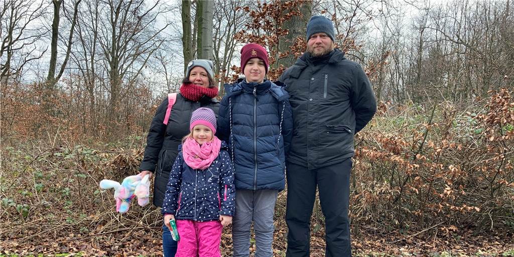 Wildgehege Grutholz zu voll? Familie gibt Ausflugtipp gegen Corona-Koller Melanie (v.l.), Emilia, Leon und Björn Teubner aus dem Dortmunder Westen haben einen Ausflugstipp für alle, denen zuhause die Decke auf den Kopf fällt.