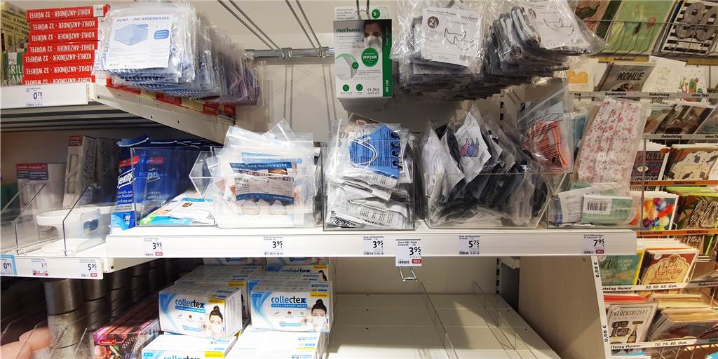 Im DM-Drogeriemarkt waren nur vereinzelt Masken vergriffen. Ähnlich sah es in den Supermärkten aus.
