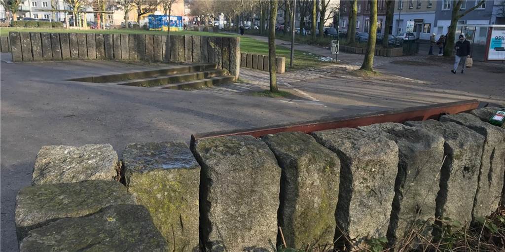 Messerattacke auf 19-Jährigen: „Harte Drogen führen zur Eskalation“ Was ist passiert im Park Heroldwiese an der Straße Oestermarsch? Das blieb am Montag noch unklar.