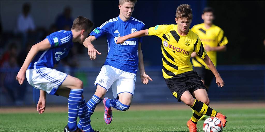 Ex-BVB-Spieler Mateusz Ostaszewski: Spaß beim SuS Olfen statt Profi-Karriere Mit dem BVB holte Mateusz Ostaszewski (r.) die Deutsche B-Jugendmeisterschaft.
