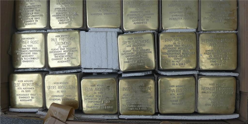 17 neue Stolpersteine für Lünen konnten 2020 nicht eingesetzt werden 17 Stolpersteine hätten im Sommer 2020 in Lünen eigentlich verlegt werden sollen. Daraus wurde aber nichts - wegen der Corona-Krise.