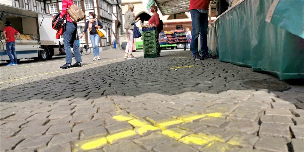 Markthändler in Werne erlaubt, dann wieder verboten: Deshalb gibt’s das Regel-Chaos Welche Markthändler auf dem Wochenmarkt in Werne erlaubt sind, wurde seit Mitte Dezember dreimal geändert. Seit Montag sind einige Händler wieder verboten. Nun ist klar, warum es ein Regel-Chaos rund um die Coronaschutzverordnung gibt.