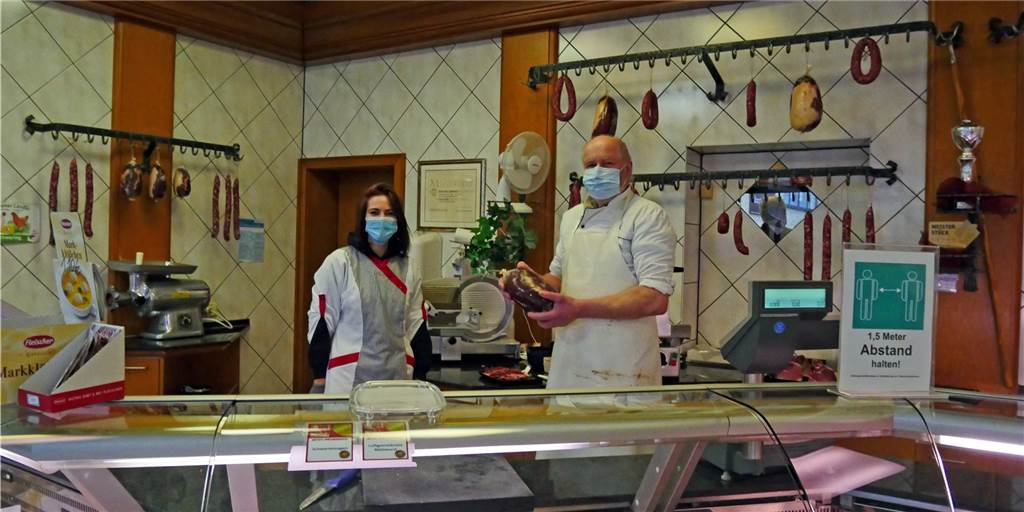 Nach 45 Jahren hinter der Theke: Fleischermeister Paul Kömmelt hört auf Paul Kömmelt an den letzten Tagen in seiner gleichnamigen Fleischerei in Vreden.