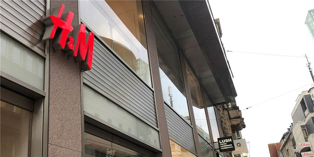 H&M baut deutschlandweit 800 Stellen in seinen Geschäften ab. In Dortmund ist der Modekonzern mit zwei Filialen vertreten: hier am Westenhellweg 11-13 und in der Thier-Galerie.