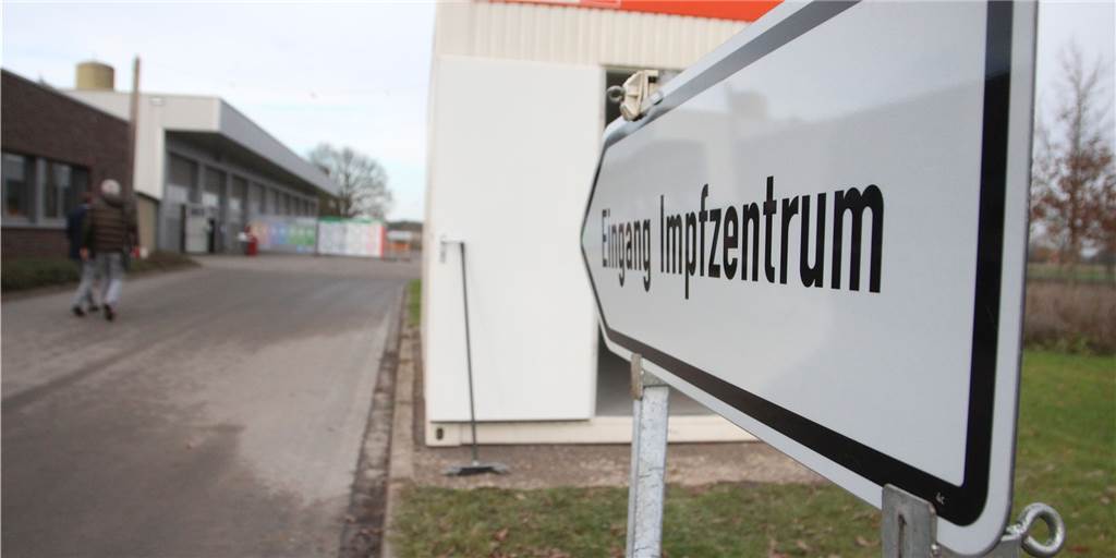 Impftermine in Velen sind zeitweise ausgebucht: „Man verzweifelt“ Im Impfzentrum in Velen waren zweitweise alle Termine vergeben. Doch die Situation ändert sich täglich.