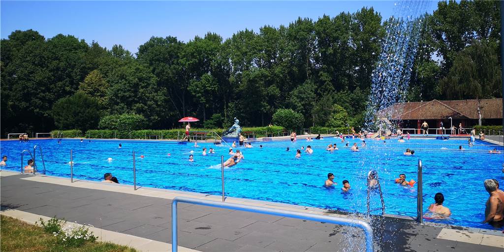 Schließt Stockheide für immer? Hunderte Dortmunder setzen sich für Freibad ein Das Freibad Stockheide war 2020 nur für wenige Wochen geöffnet. In diesem Jahr soll es ganz geschlossen bleiben.