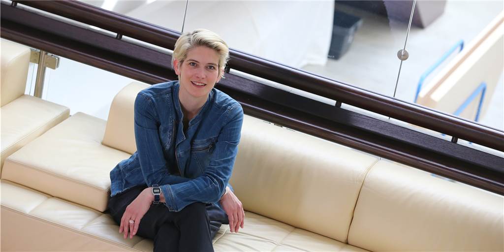 Neue Oberhausen-Intendantin: „Glaube an das Theater als politischer Akteur“ Kathrin Mädler wird 2022 Intendantin in Oberhausen. Sie ist dort nach Barbara Masson, die 1990/91 Interimsintendantin war, die zweite Frau an der Spitze des Theaters.