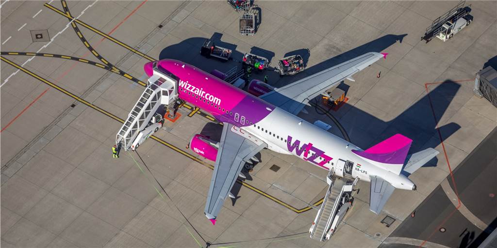 Vor allem Wizz würde von einer um 300 Meter verlängerten Landebahn am Flughafen Dortmund profitieren. Massener Bürger hingegen fühlen sich im Verfahren der Bezirksregierung Münster nicht gehört – und wenden sich daher an den Petitionsausschuss des Landtages. 