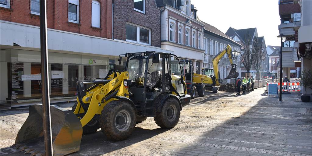 Mit Video: Bauarbeiten an der Bonenstraße in Werne gehen weiter - Ende ist in Sicht Die Arbeiten waren bedingt durch eine freiwillige Quarantäne der Baustellenmitarbeitern länger pausiert als vorher geplant.