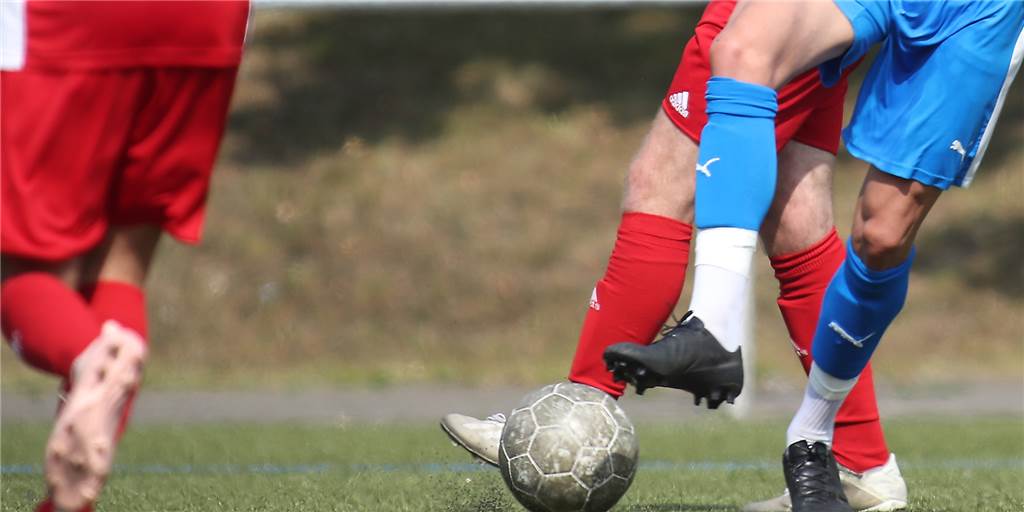 Ambitionierter Dortmunder Fußballklub verlängert mit zwei echten Edelsteinen Ambitionierter Dortmunder Fußballklub verlängert mit zwei echten Edelsteinen