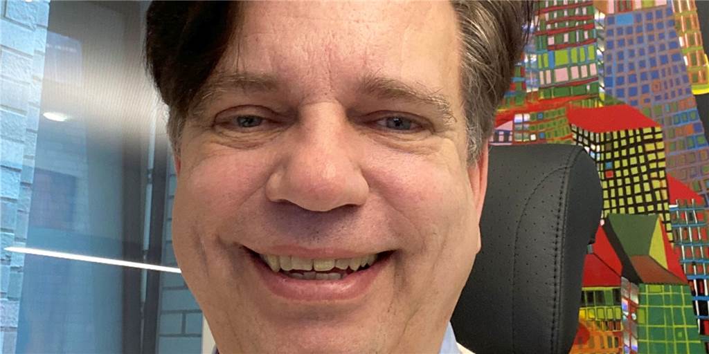 City-Ring-Vorsitzender Helmut von Bohlen lässt sein Haar wachsen. Das empfindet er auch als Ausdruck der Solidarität.