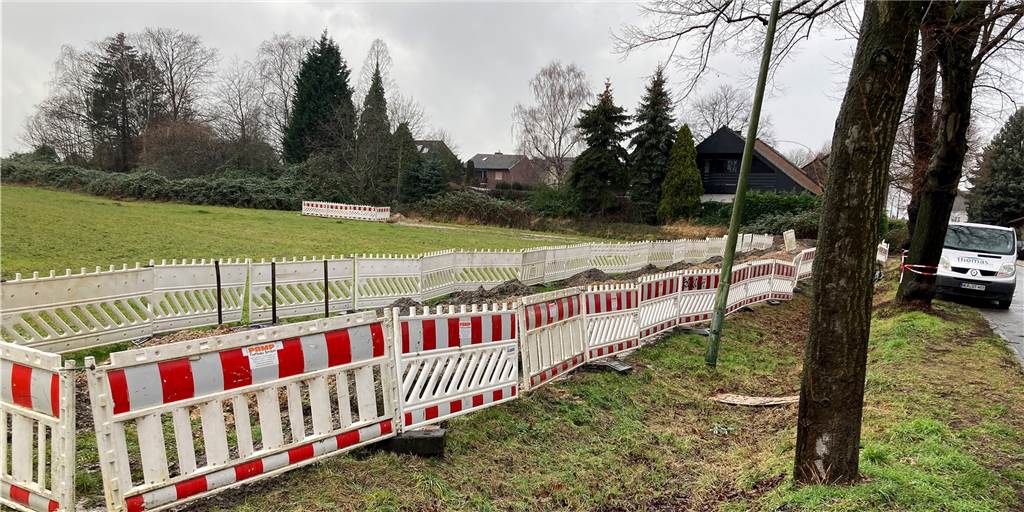 Solarpark Niersteheide: Bauarbeiten gestoppt, Stadtwerke Lünen dabei Die Bauarbeiten für den Solarpark Niersteheide sind vorerst gestoppt, weil die Baugenehmigung fehlt.