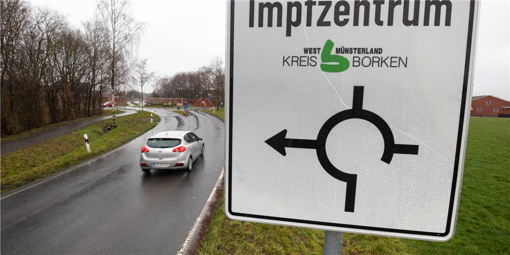 Stadt und Freiwilligen-Agentur organisieren Shuttles zum Impfzentrum Der Weg zum Impfzentrum des Kreises Borken ist ohne eigenes Auto, hilfsbereite Verwandte oder Nachbarn lang. Die Stadt Ahaus und die Freiwilligen-Agentur organisieren gerade einen Shuttle-Service für den Notfall.