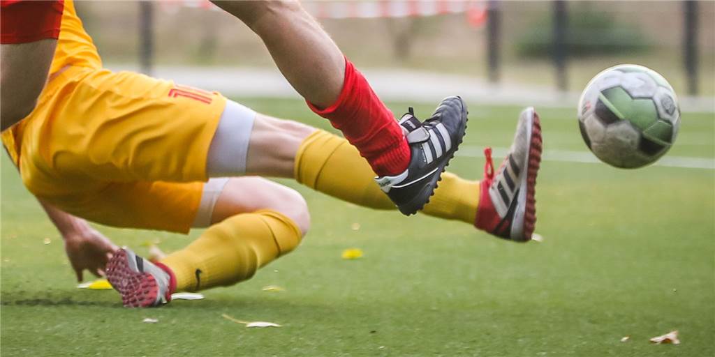 Dortmunder Fußballverein verlängert gleich mit 23 Spielern und will mit Qualität nachrüsten Dortmunder Fußballverein verlängert gleich mit 23 Spielern und will mit Qualität nachrüsten