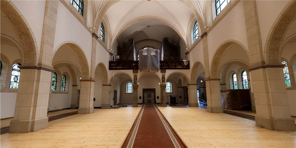 Fast fertig: Johanneskirche soll im März wieder öffnen Nachdem neue Fliesen verlegt wurden, werden nun die Kirchenbänke wieder einziehen.