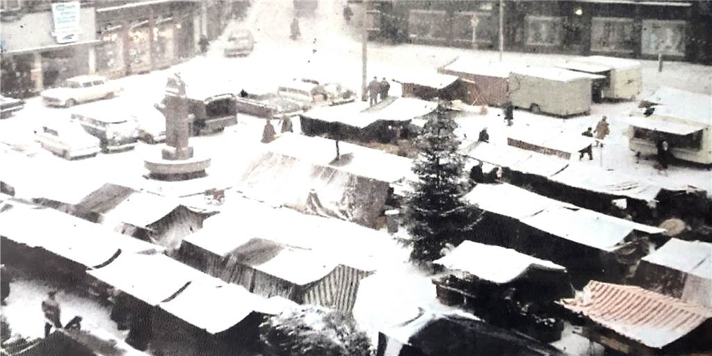 Schneechaos droht: Die sieben wichtigsten Fragen und Antworten Als die Winter in Castrop-Rauxel noch Schnee brachten: ein Foto vom Markt in der Altstadt Anfang der 1960er-Jahre. Der Winter 1962/63 gilt als strengster Winter des 20. Jahrhunderts in Deutschland.