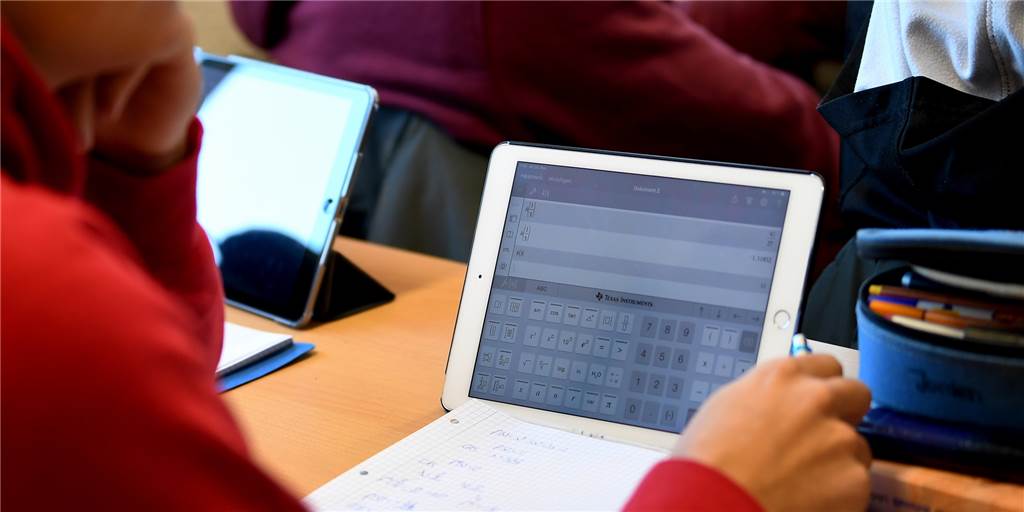 Schüler in Castrop-Rauxel warten auf iPads: Jetzt steht Liefertermin fest Schüler in Castrop-Rauxel warten auf iPads: Jetzt steht Liefertermin fest