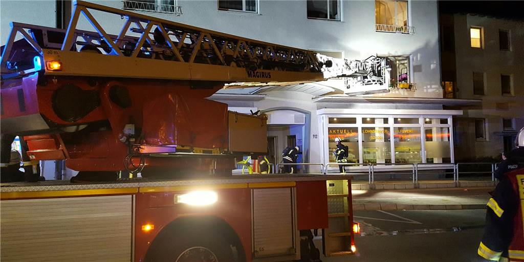 Schneeunfall der Lüner Feuerwehr: Häufiger trifft es den Rettungsdienst Die Drehleiter der Lüner Feuerwehr (Archivfoto) ist nach einem Schneeunfall nicht mehr einsatzfähig.