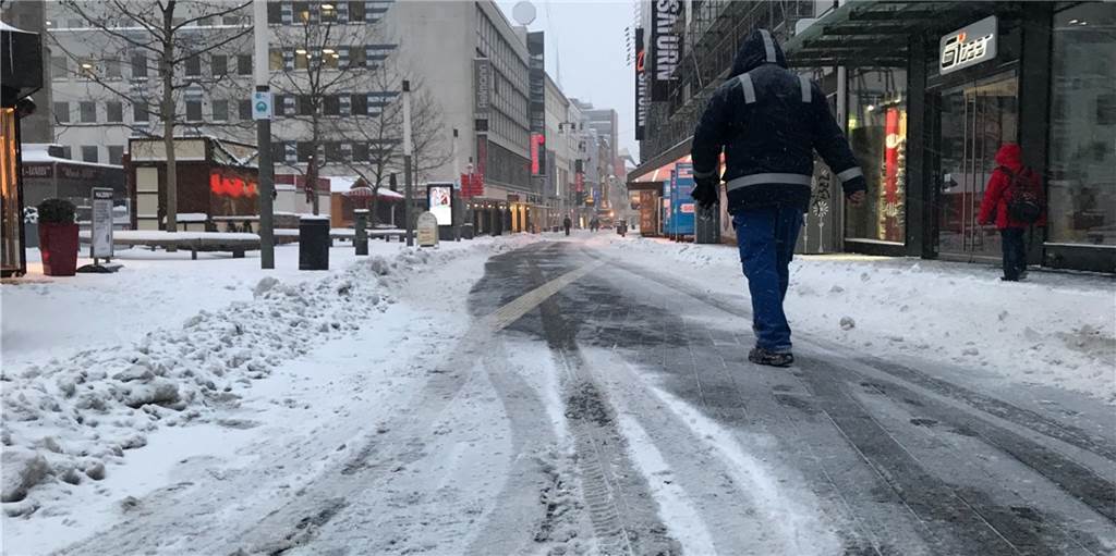 Lockdown-Ende? „Dann ist irgendwann auch die letzte Hoffnung dahin“ Viel Schnee, keine offenen Geschäfte – idyllisch und trist zugleich sah der Westenhellweg zu Beginn der Woche aus.