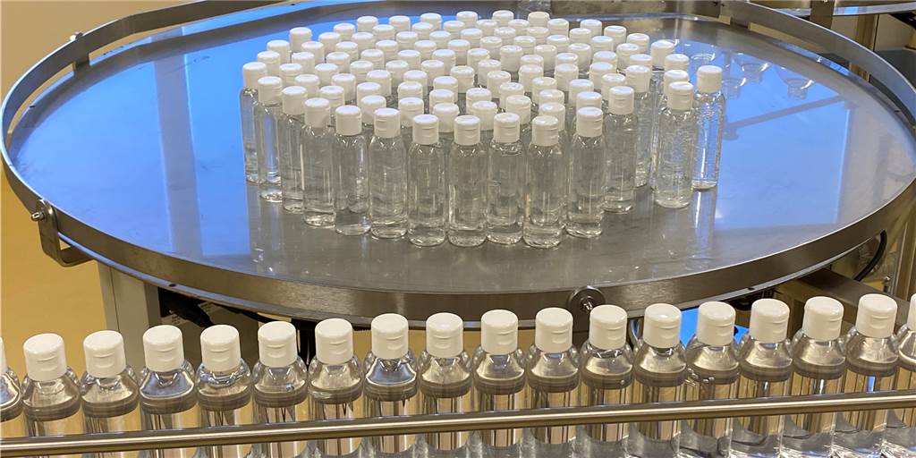 Firma Göckener: Desinfektionsmittel aus Ahaus wird weltweit exportiert Die Produktion an der Boschstraße in Ahaus läuft gerade an: Die Firma Göckener stellt Handdesinfektionsgel im ganz großen Stil her. Hauptsächlich für einen weltweit tätigen Konzern, aber auch für andere Unternehmen oder eine eigene Marke.