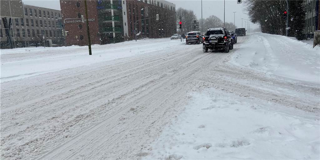 Lüner Pflegedienste kämpfen mit schwierigen Straßenverhältnissen So sah es Sonntag (7. Februar) auf der Kurt-Schumacher-Straße aus.