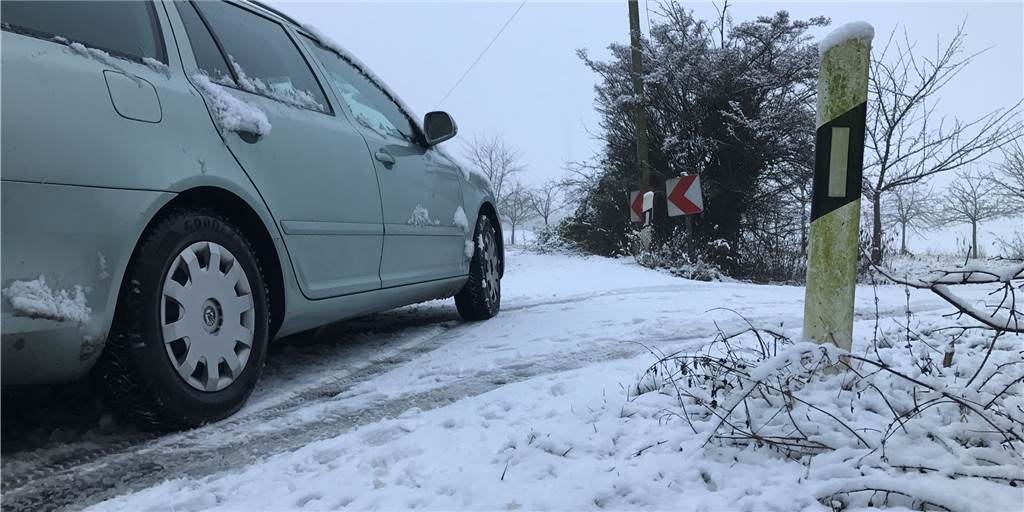 Mobile Pflegekräfte im Schnee-Chaos: „Wir müssen einfallsreich sein“ Für mobile Pflegekräfte gehört die Fahrt mit dem Auto zu ihrem beruflichen Alltag. Doch die Fahrten werden zur Zeit häufig zur Rutschpartie.