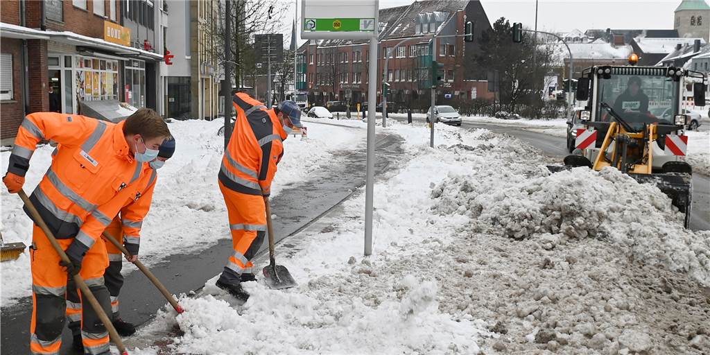 Liveblog: Gärtner schippen Schnee, Probleme mit Gelben Tonnen Winter Dorsten