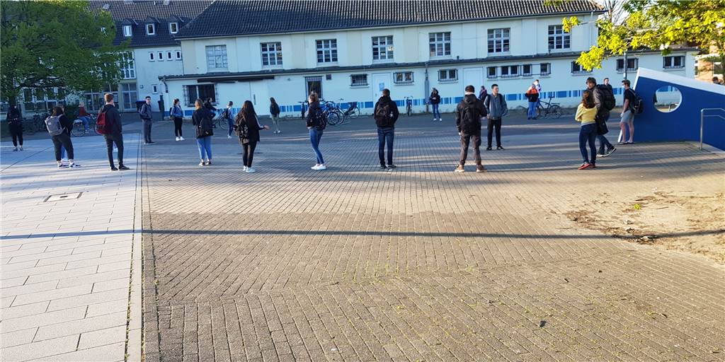 Gymnasium Selm bereitet sich auf mehrere Varianten des Unterrichts vor Wird es so kommen, wie im Frühjahr 2020 nach dem ersten Lockdown der Schulen? Damals kamen zum Gymnasium Selm ganze Jahrgänge zu unterschiedlichen Zeiten.