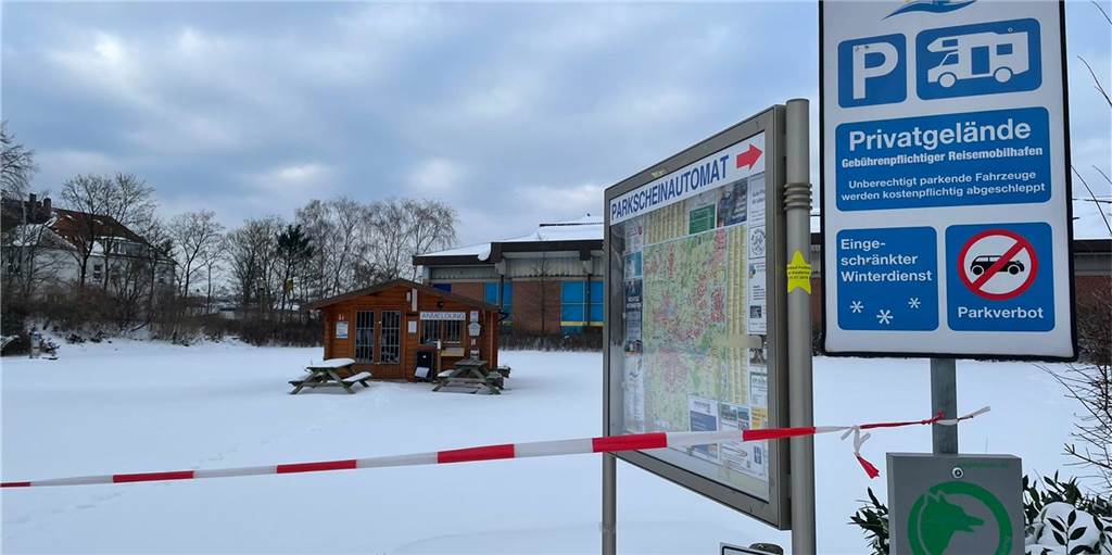 Wohnmobil-Urlaub in Dorsten hat 2020 wenig Spaß gemacht Eingeschneit und menschenleer: Der Wohnmobilstellplatz in Dorsten hat im Corona-Jahr 2020 ein deutliches Minus bei den Übernachtungszahlen hinnehmen müssen.