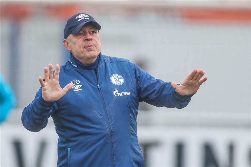 Schalke-Trainer Christian Gross: So lief Bentalebs „Begnadigung“ Schalke-Trainer Christian Gross: So lief Bentalebs „Begnadigung“