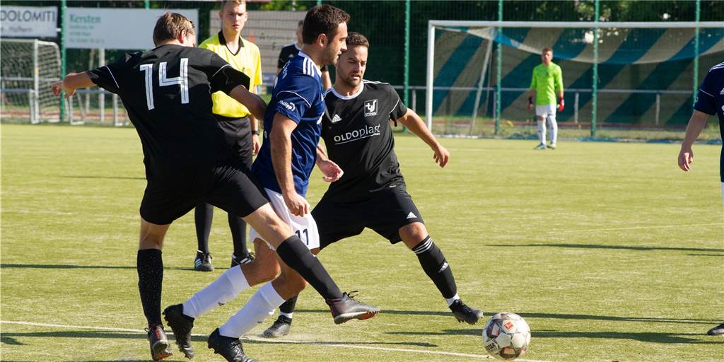 Ober- bis B-Liga: Welche Chancen haben Halterns Teams nach einem Re-Start? Joel Ferraro mit dem ETuS Haltern und Andre Nacke mit dem TuS Sythen stiegen im Sommer in die Kreisliga A auf.