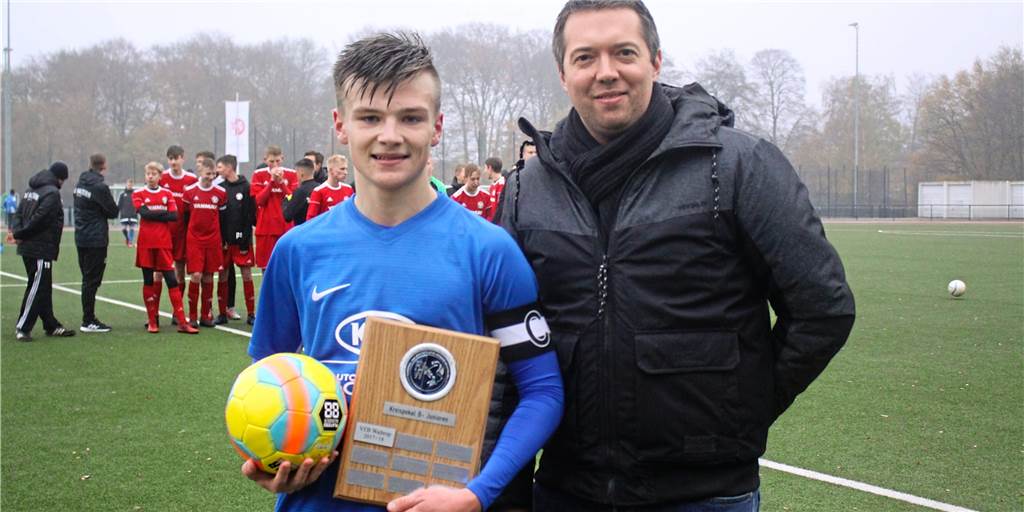 Neuzugang Linus Hensler spielt freiwillig Bezirksliga mit Nordkirchen statt Westfalenliga Linus Hensler (l.), hier noch als B-Junior beim VfB Waltrop, schließt sich zur neuen Saison dem FC Nordkirchen an.