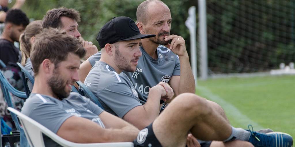 Stammspieler verlässt den TuS Haltern im Sommer und geht in die USA Müssen in der kommenden Saison auf einen Stammspieler der aktuellen Spielzeit verzichten(v.v.): Oliver Bautz, Timo Ostdorf und Thorsten Kornmaier.