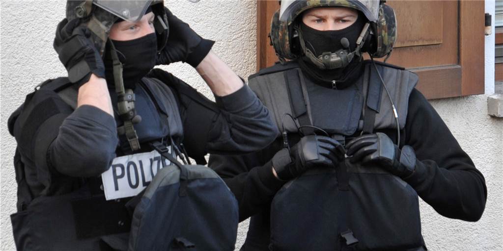 Wegen Waffen und Drogen: Anklage gegen Halterner (44) erhoben Auch Beamte des SEK (hier ein Symbolbild) sollen bei dem Einsatz der Polizei in Haltern am 2. Dezember beteiligt gewesen sein.