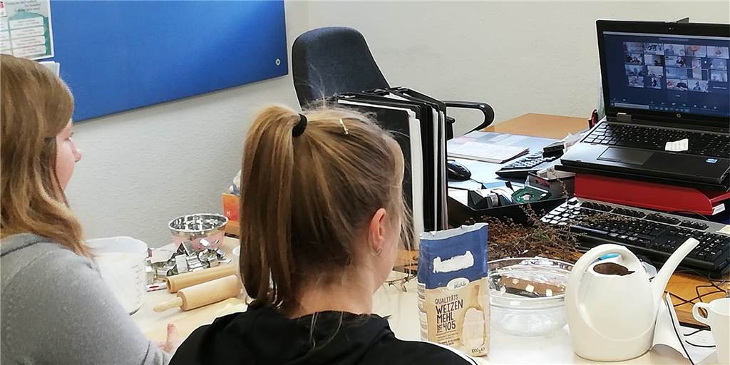 Videokonferenz nicht als Selbstzweck: Jugendwerk bietet buntes Programm Offener Treff per Videokonferenz: Das Jugendwerk Ahaus verlagert sein Angebot im Lockdown komplett ins Internet.