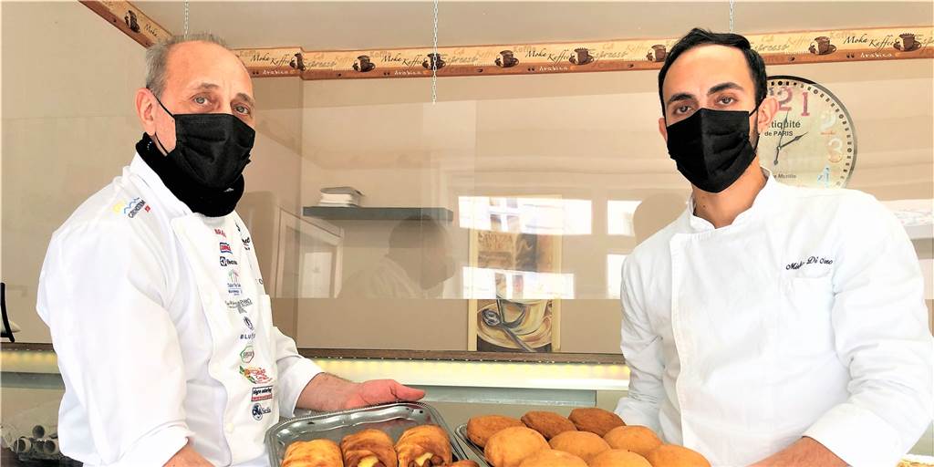 Sizilianisches Streetfood in Dortmund: „Alle sollen unser Essen lieben“ Seit einem halben Jahr kreieren und verkaufen Mario (l.) und Mirko Di Mauro sizilianisches Streetfood in Dortmund. Viele Stammkunden halten ihnen die Treue, den Lockdown spüren Vater und Sohn trotzdem.