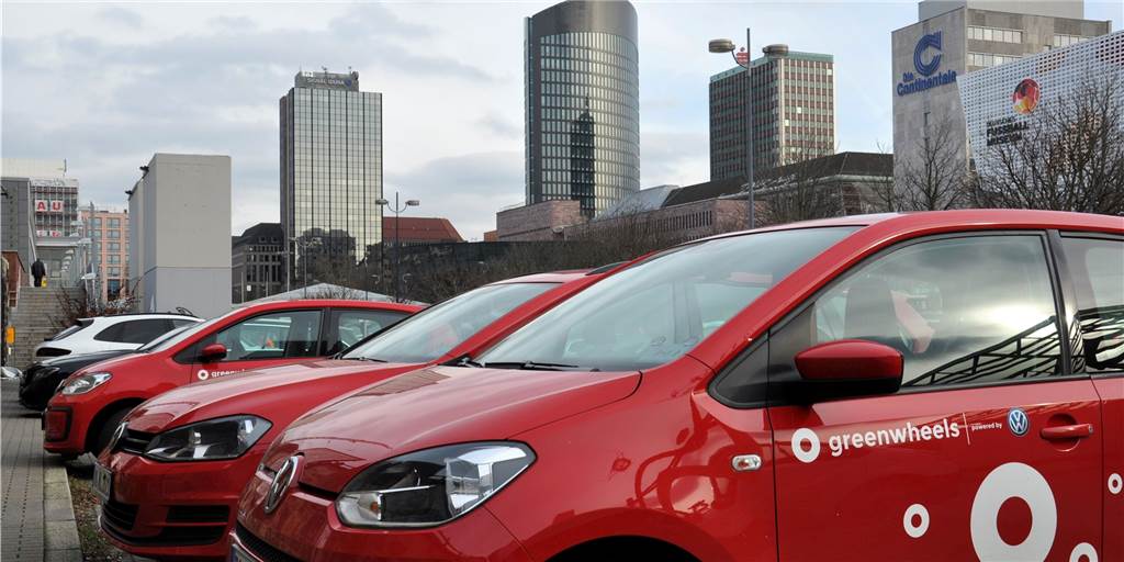 Öffentliche Parkplätze nur für Carsharing-Autos – 18 Standorte geplant Greenwheels ist eines der Unternehmen, die in Dortmund Carsharing anbieten (Archivbild).
