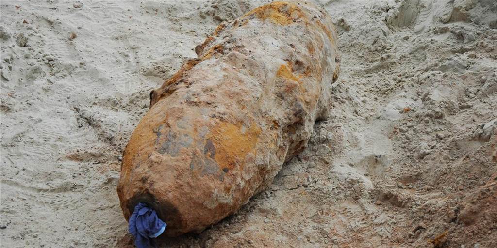 Vier Bomben im Westfalenpark: Mehrere Straßen und Bahnlinien gesperrt Gleich vier Bomben aus dem Zweiten Weltkrieg sind im Westfalenpark gefunden worden.