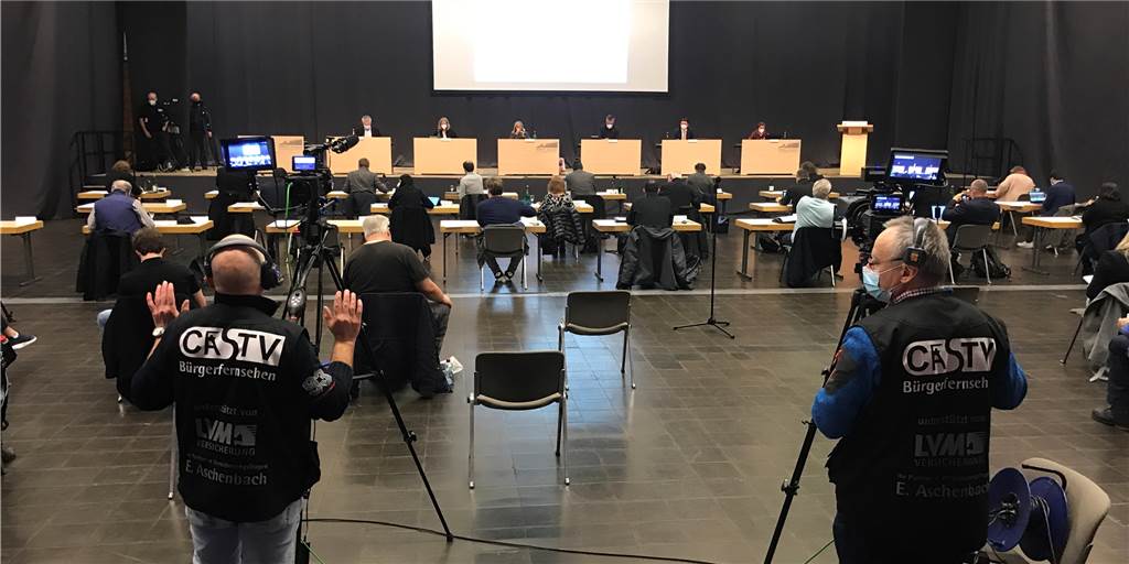 Geld fehlt: Castrop-Rauxeler Bürgermeister ruft nach Hilfe aus Berlin Der Stadtrat tagte am 18. Februar in halber Besetzung in der Europahalle. Bürgermeister Rajko Kravanja brauste in einer Haushaltsrede kräftig auf.