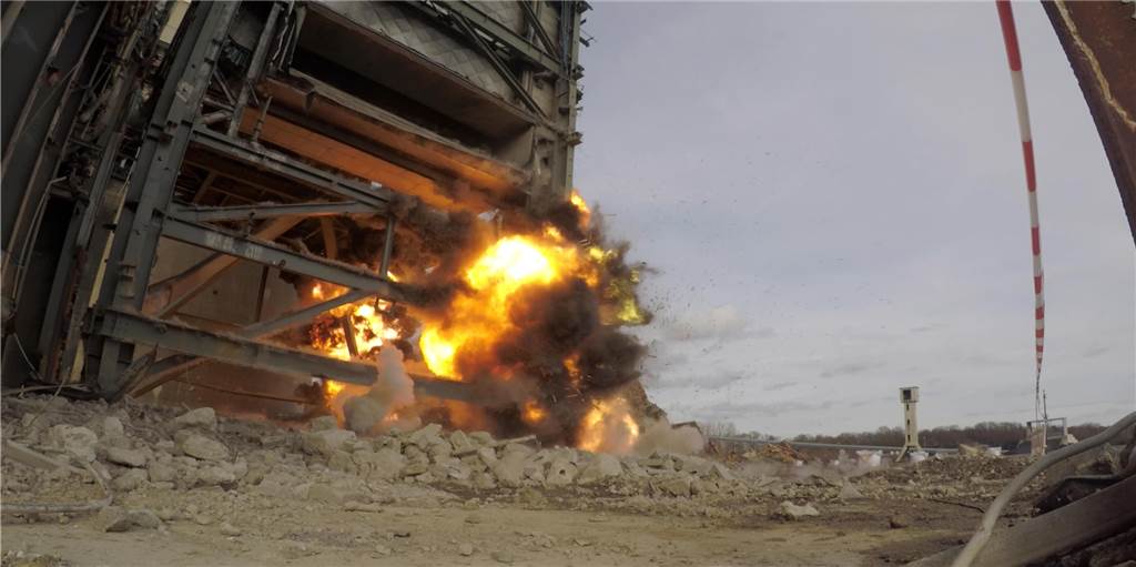 Im Video: Sprengung des Gasvorwärmers am ehemaligen Steag-Kraftwerk Auf der Baustelle des ehemaligen Steag-Kraftwerks hat es die nächste Sprengung gegeben.